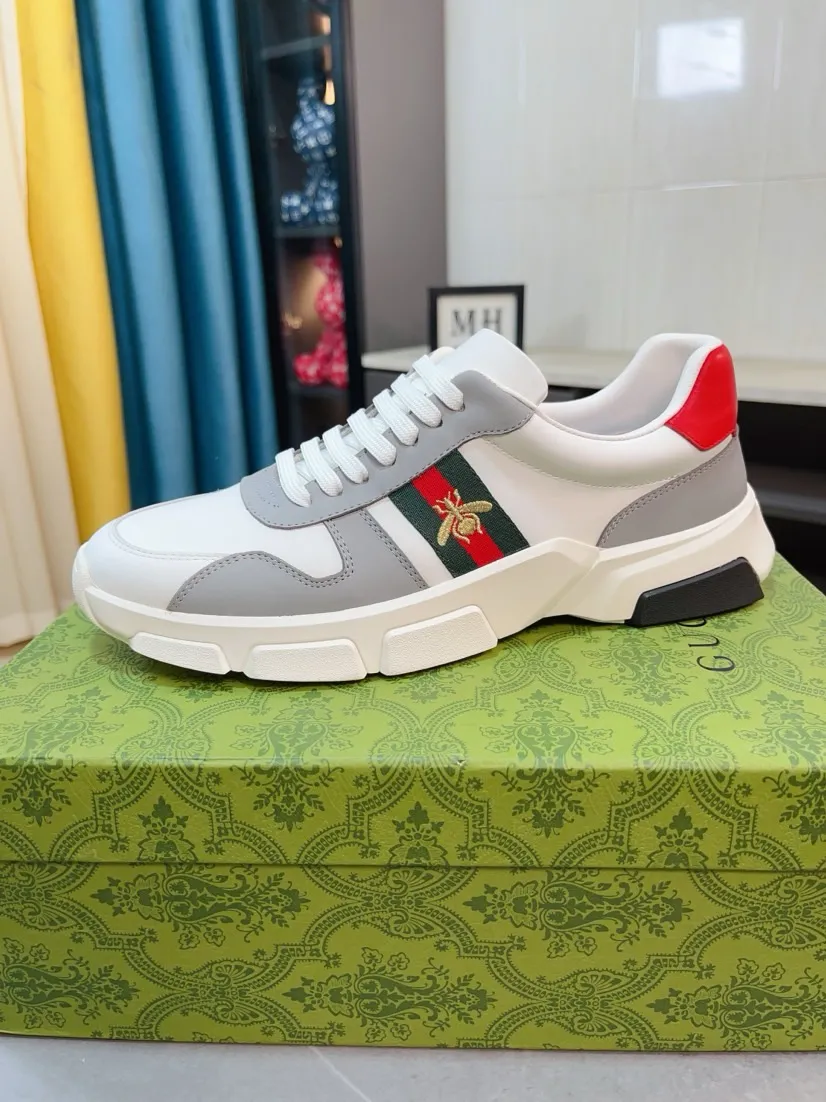Men's shoes 💰560🌹🌹GUCCI [Gucci] New high-end brand of men's shoes, the latest fashionable casual men's shoes, trendy and versatile, relaxed and sporty style, uppers imported from Italy, first-layer cowhide, genuine leather lining, and ultra-fine workmanship. Original personalized fashionable rubber wear-resistant outsole, light and comfortable on the foot, size 38-44